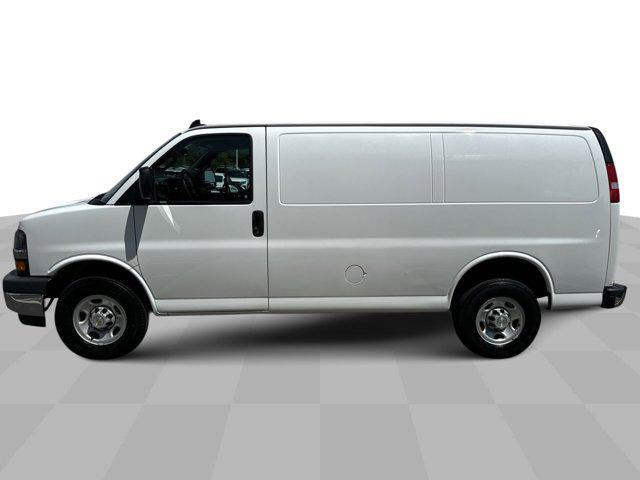2022 chevrolet express 2500 rwd 2500 regular wheelbase wt