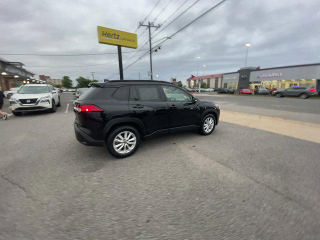 2022 toyota corolla cross le