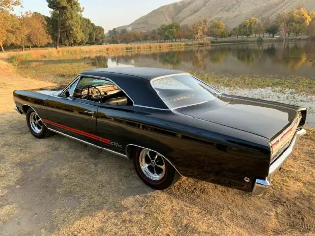 1968 plymouth gtx 2 dr hardtop 426 hemi 4-spd