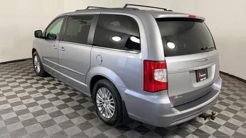 2016 chrysler town & country touring-l in shakopee, minnesota
