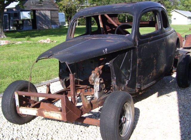 1935 ford coupe hot rod