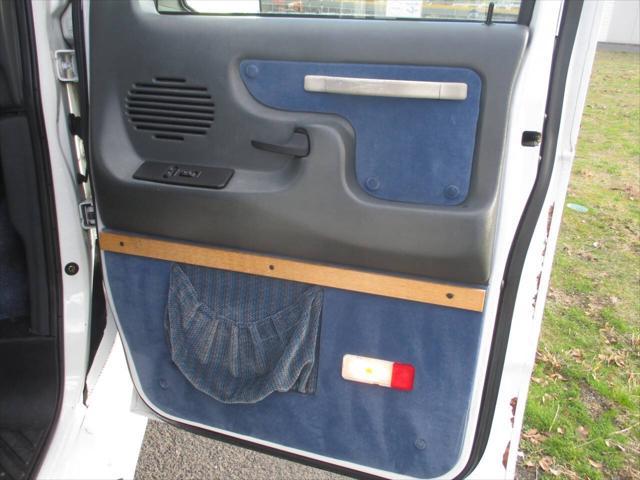 1995 ford e150 base