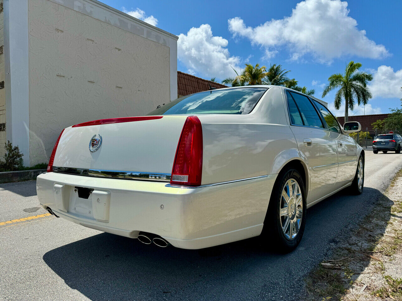 2007 cadillac dts 4dr sdn luxury ii