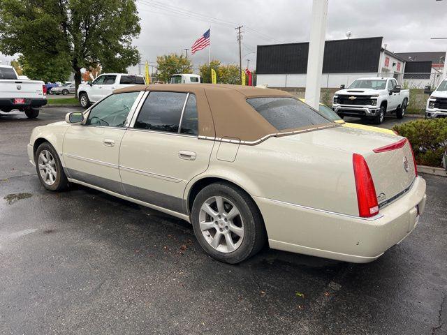 2010 cadillac dts base