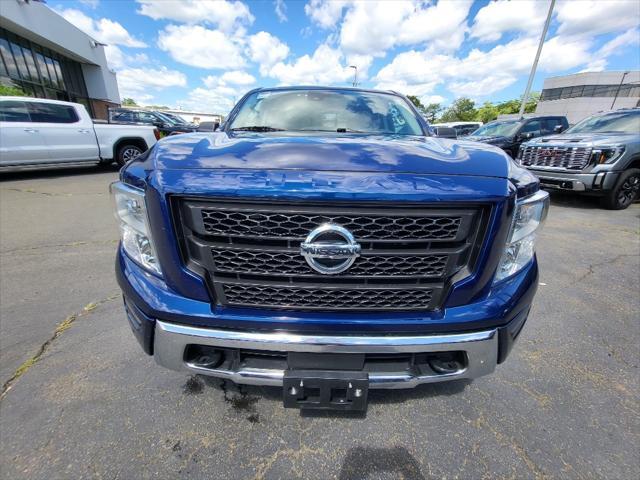 2022 nissan titan sv