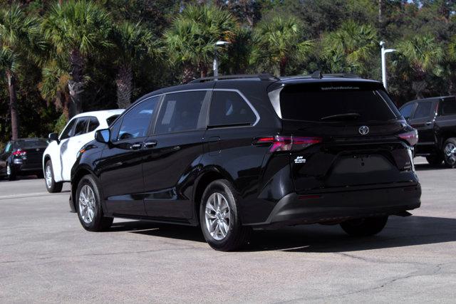 2023 toyota sienna xle