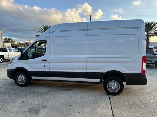 2023 ford transit-250 base