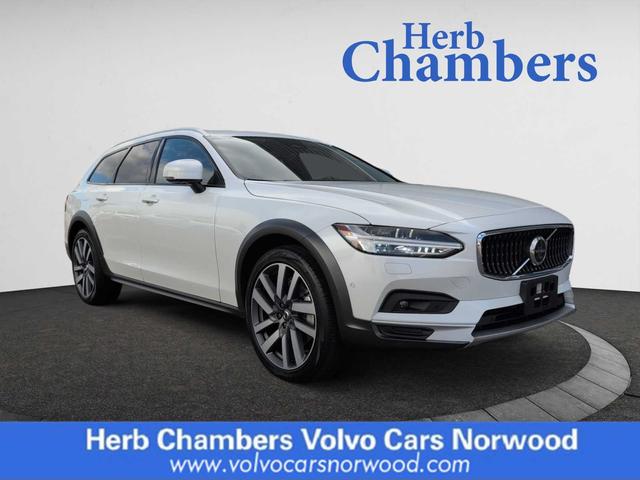 2022 volvo v90 cross country