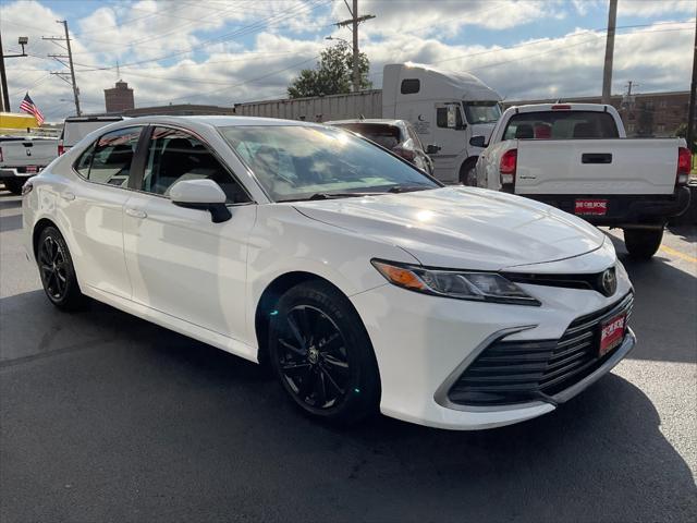 2021 toyota camry le
