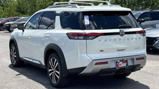 2024 Nissan Pathfinder platinum