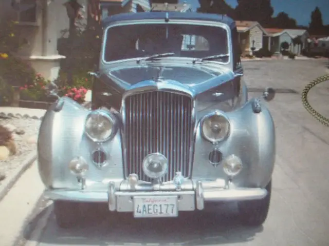 1954 bentley r saloon called "the silent man"