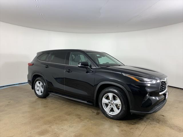 2021 toyota highlander le