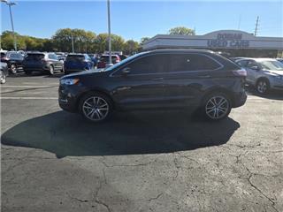 2021 Ford Edge titanium