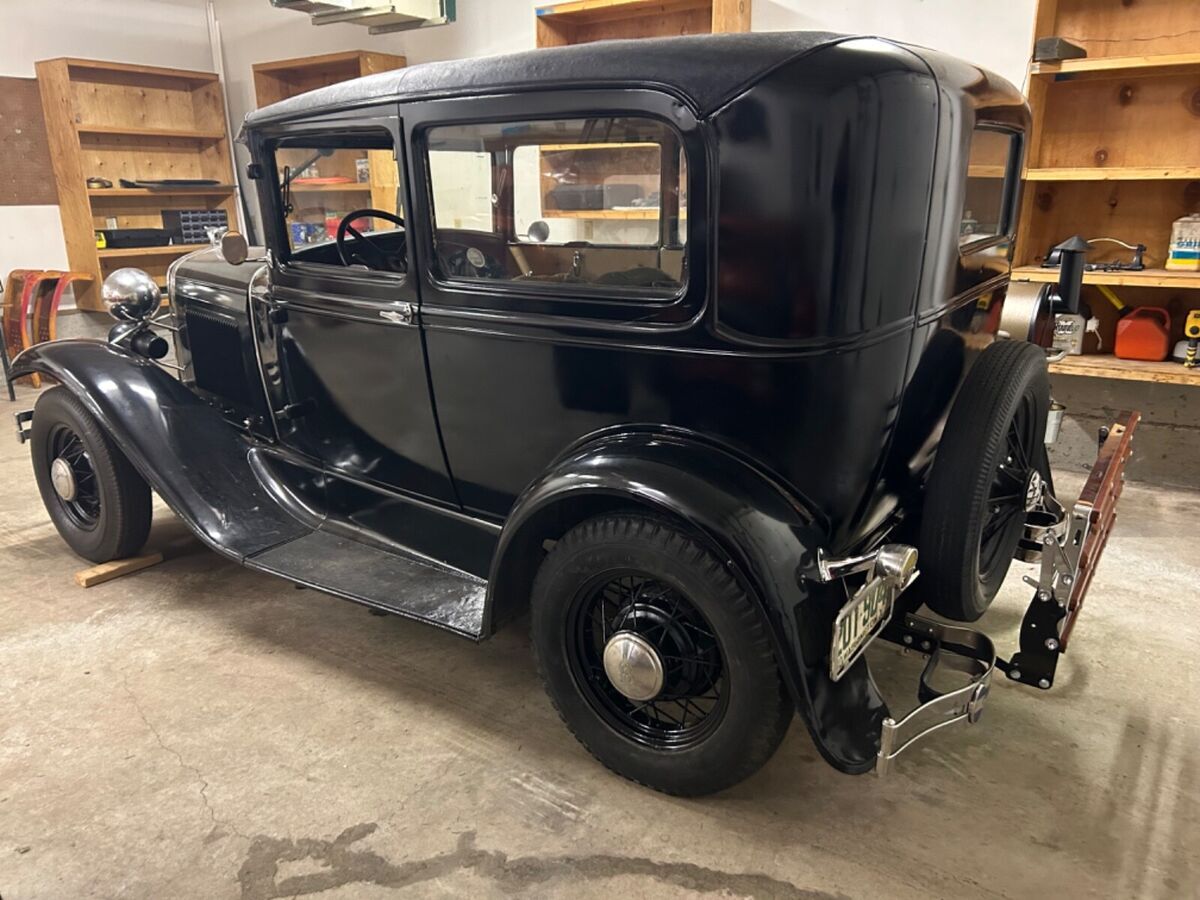 tons of service records/art deco styling/201ci i4/snappy plaid seating/3-speed