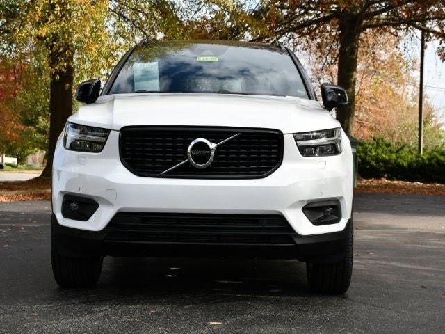 2022 volvo xc40 t5 awd r-design