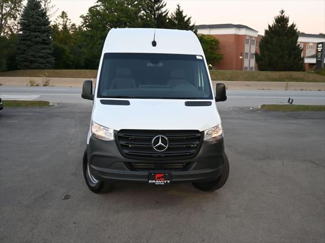 2022 mercedes-benz sprinter 2500 standard roof