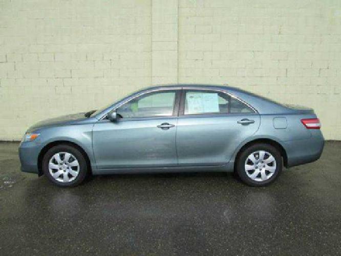 2010 toyota camry le in east fultonham, oh