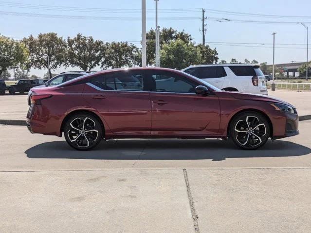 2023 nissan altima sr fwd