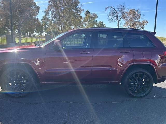 2020 jeep grand cherokee altitude