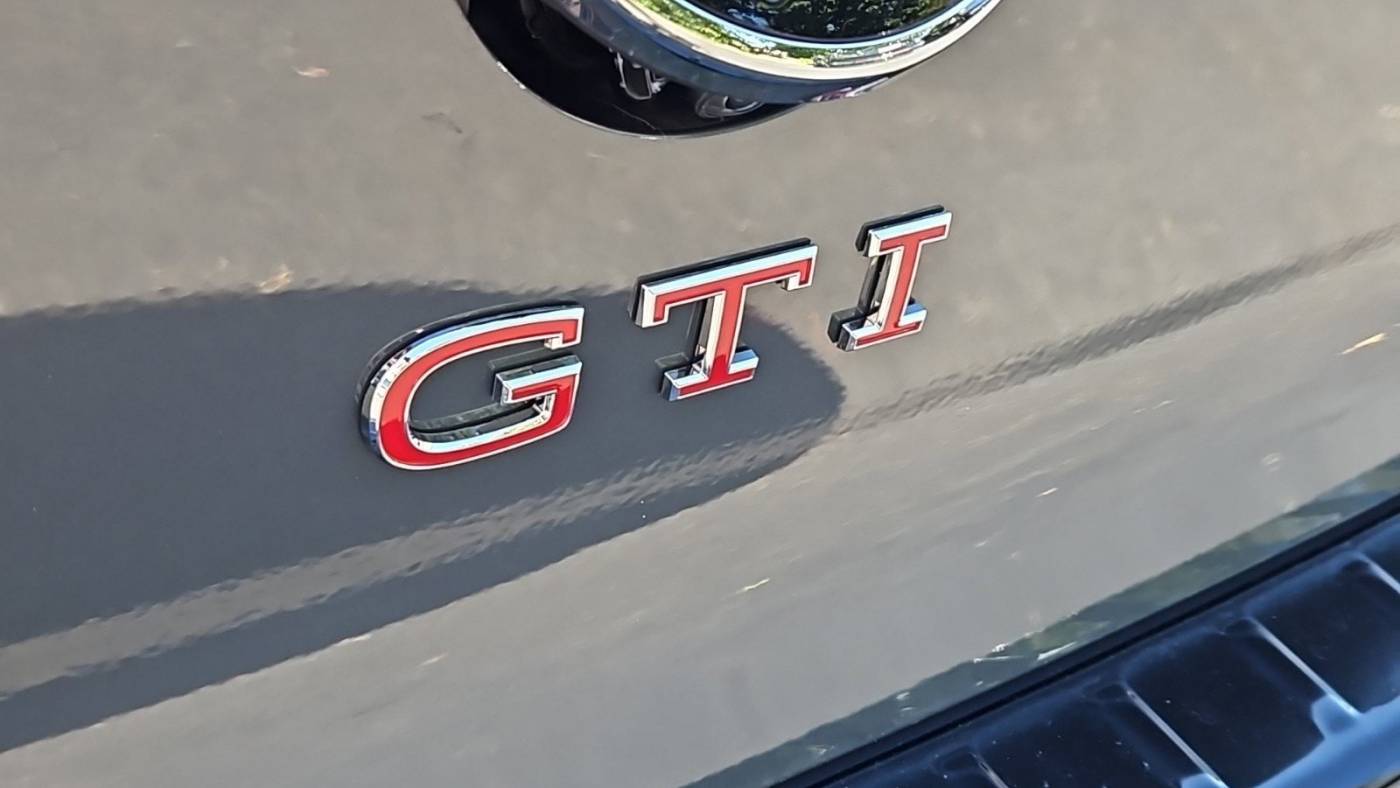 2024 volkswagen golf gti autobahn