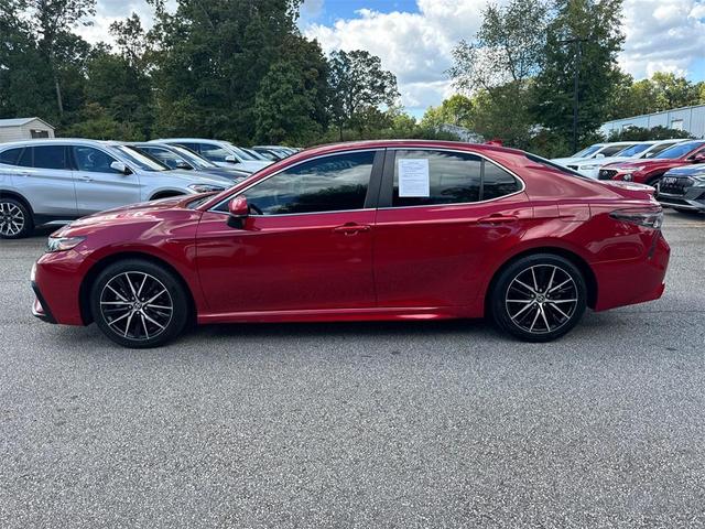 2021 toyota camry se