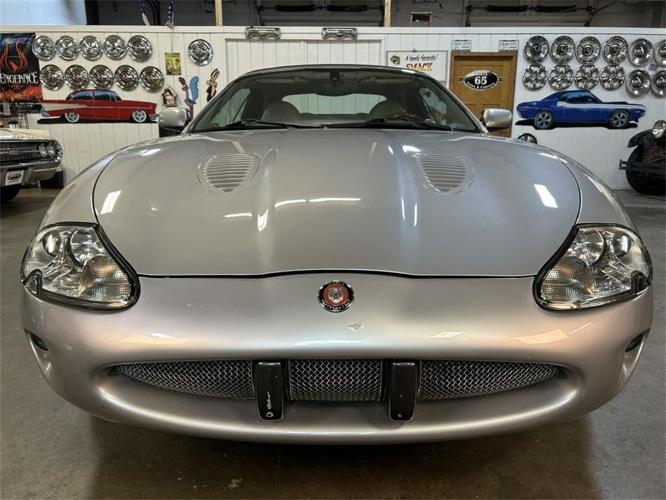 2000 jaguar xkr in ham lake, minnesota
