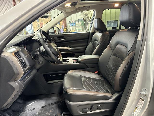 2022 nissan pathfinder platinum 4wd