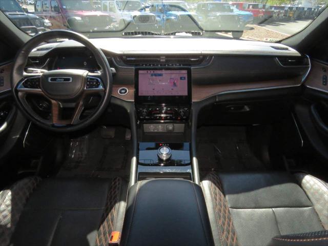 2022 jeep grand cherokee l summit 4x2