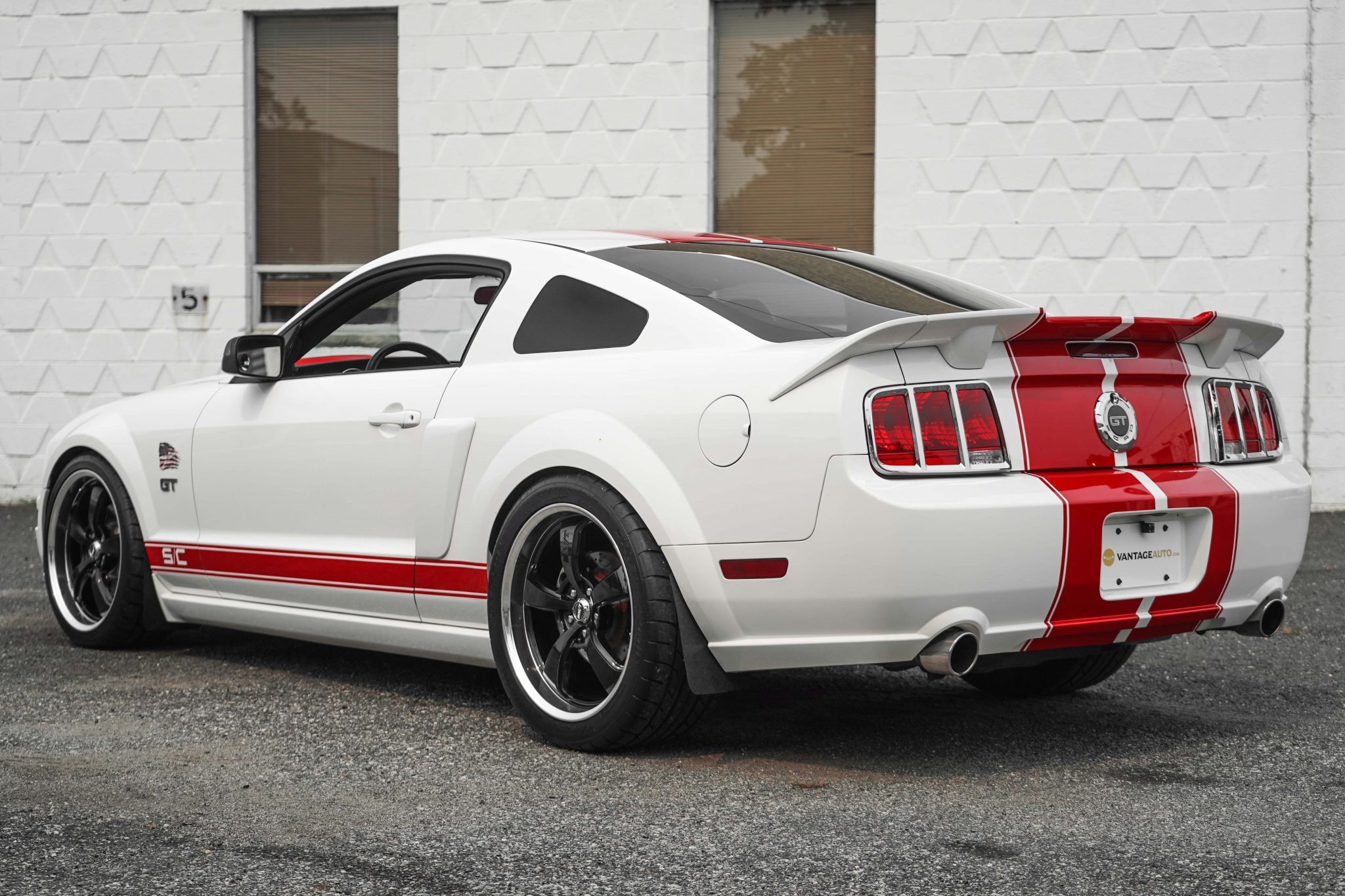 2005 ford mustang gt 5-speed