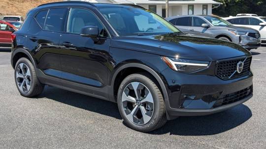 2025 Volvo XC40