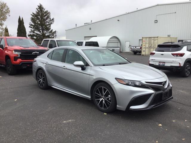 2021 toyota camry se