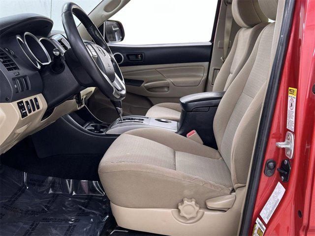 2013 toyota tacoma base