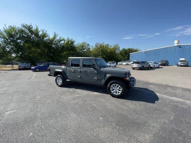 2023 jeep gladiator sport s