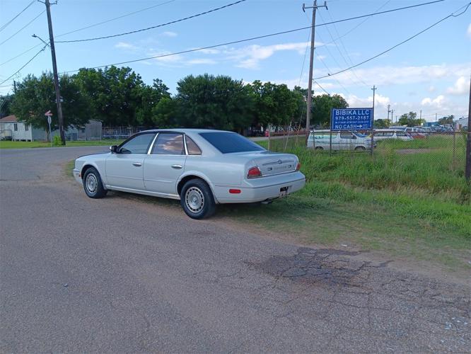 1995 nissan president in freeport, texas