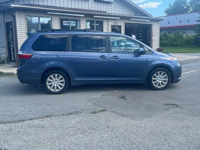 2017 toyota sienna le