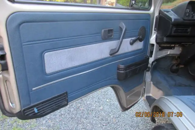 1985 volkswagen vanagon gl - automatic air conditioning