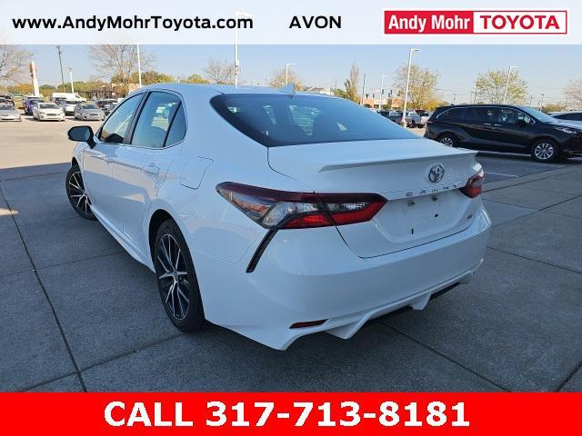 2022 toyota camry se