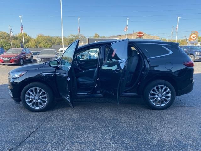 2021 buick enclave essence