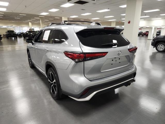 2022 toyota highlander xse