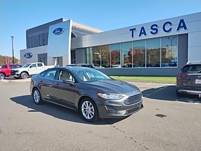 2019 ford fusion se