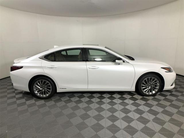 2021 lexus es 300h ultra luxury