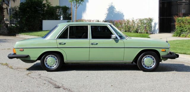 california original, 1974 mbz 240 d, diesel 4 spd, 100% rust free (833) 225-4227