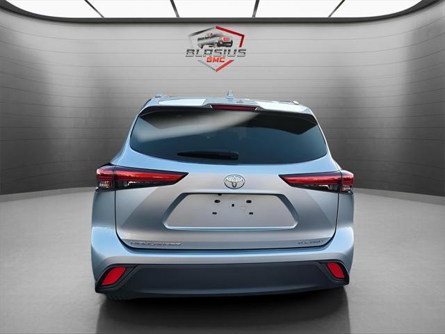 2022 toyota highlander xle