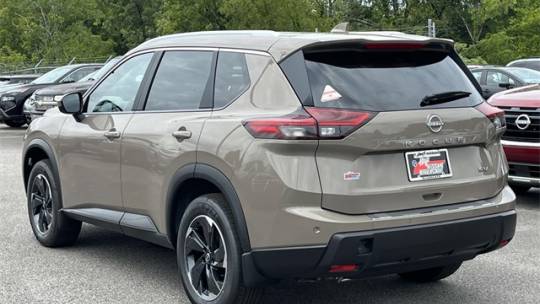 2024 Nissan sv