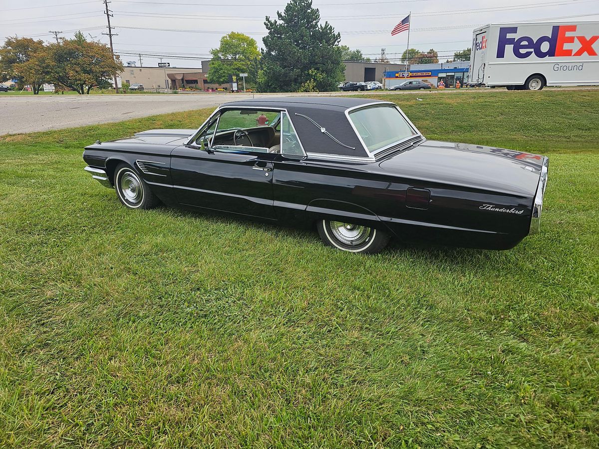 1965 ford thunderbird
