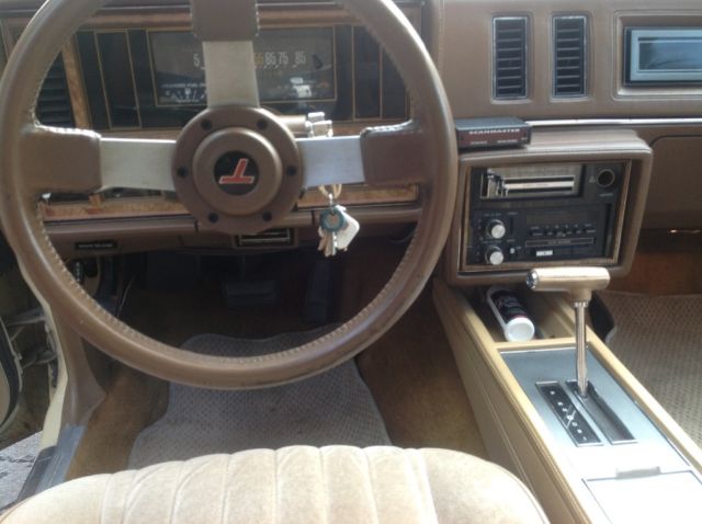 1987 buick turbo-t regal. all fully stock drivetrain, rare color "cream biege"