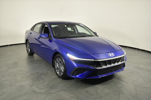 2024 hyundai elantra hev blue
