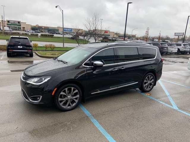 2017 chrysler pacifica limited