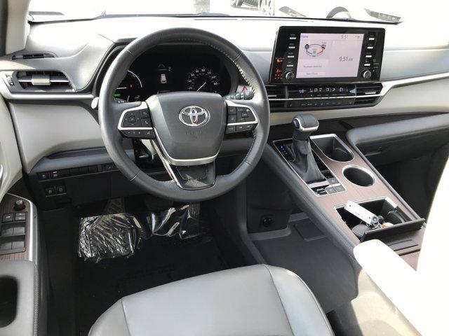 2022 toyota sienna xle 8 passenger