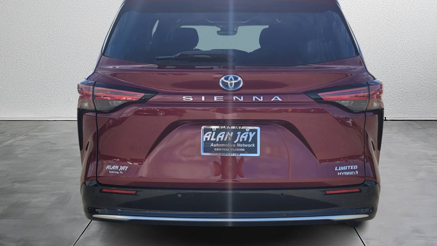 2021 toyota sienna limited 7-passenger